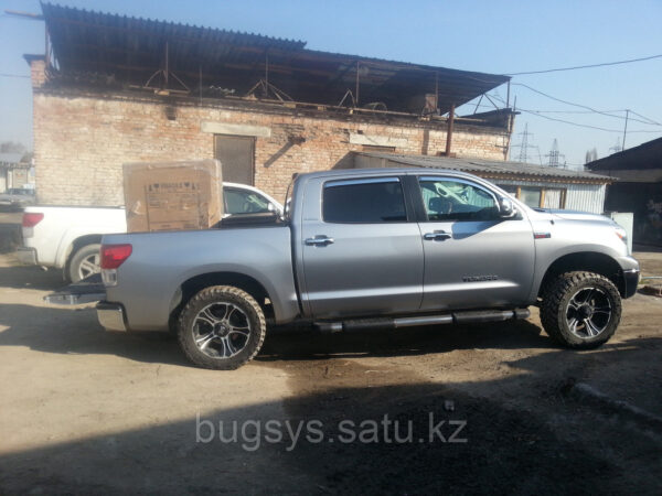 Крышка кузова 3х секционная черная  для Toyota Tundra 2007-2013