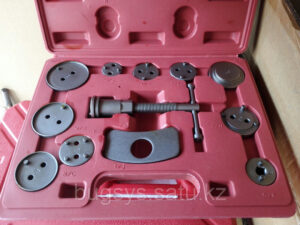 Приспособление для сжатия тормозных цилиндров универсальное в кейсе